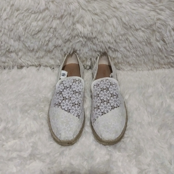 Woman's Floral Lace Espadrilles - Picture 2 of 7